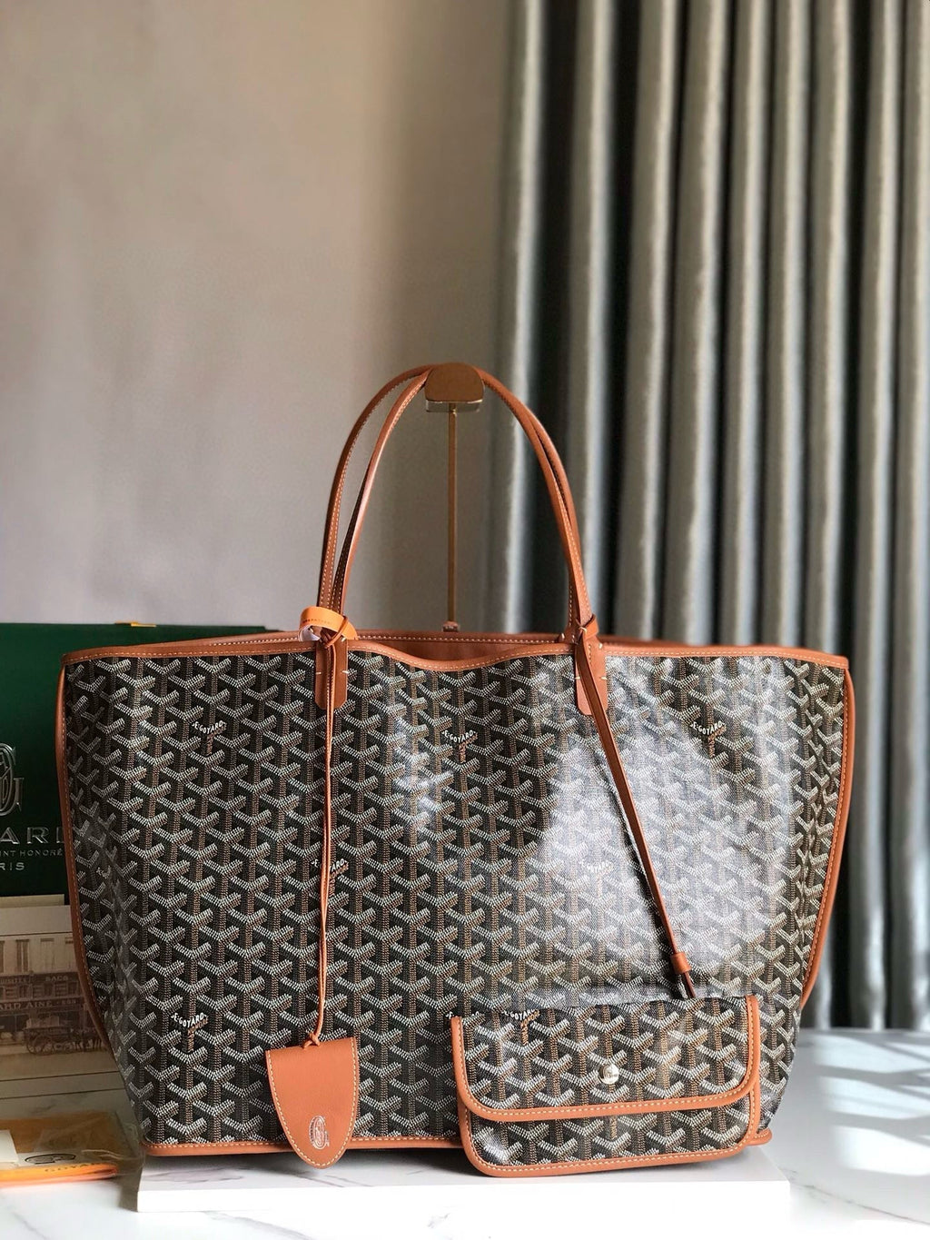 GOY REVERSIBLE ANJOU 39*32*19