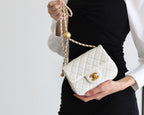 CHANEL FLAP BAG 17CM WHITE LAMBSKIN GOLD HARDWARE