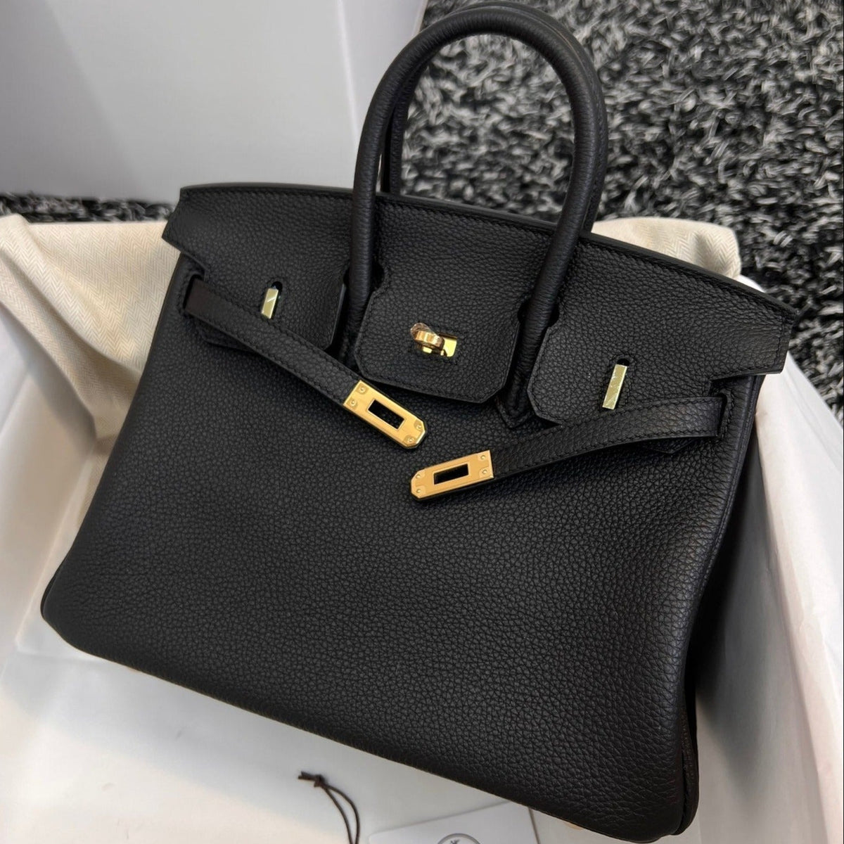 HERMES BIRKIN 25CM BLACK TOGO LEATHER GOLD HARDWARE