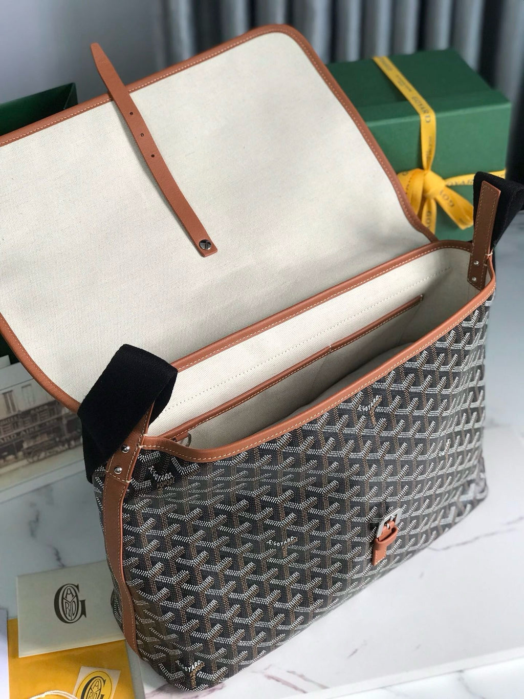 GOY Messenger Bag 35x26x7.5cm