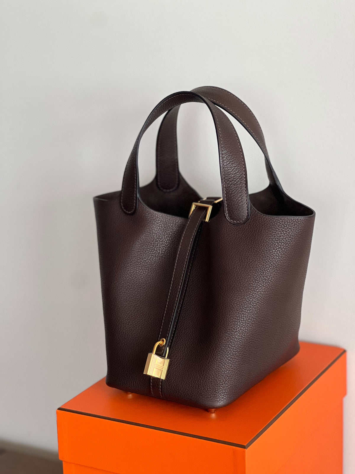 Hermès Picotin Lock 18 – Ébène Dark Brown with Gold Hardware