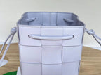 SMALL CASSETTE BUCKET 18 IN PALE PURPLE CALFSKIN