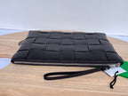 LARGE CASSETTE POUCH 35 IN BLACK CALFSKIN