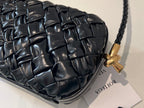 KNOT 20 IN BLACK LAMBSKIN WITH CHAIN