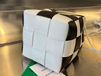 SMALL CASSETTE BUCKET 18 IN WHITE MIX BLACK CALFSKIN