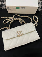 CHANEL KELLY 18 BAG IN WHITE CALFSKIN WITH STRAP