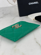 CHANEL CARD HOLDER 19.5 EMERALD GRAINED CALFSKIN GOLD ICON