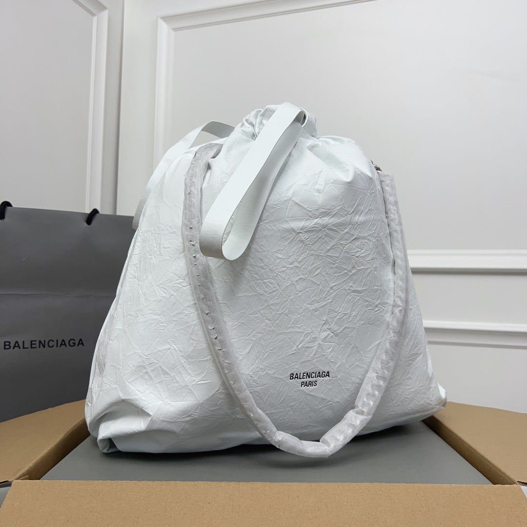 CRUSH LARGE TOTE BAG 46 IN WHITE CRUSHED CALFSKIN SILVER HARDWARE