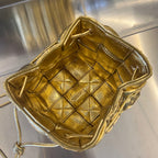 SMALL CASSETTE BUCKET 18 IN GOLD METALLIC SOFT LAMBSKIN