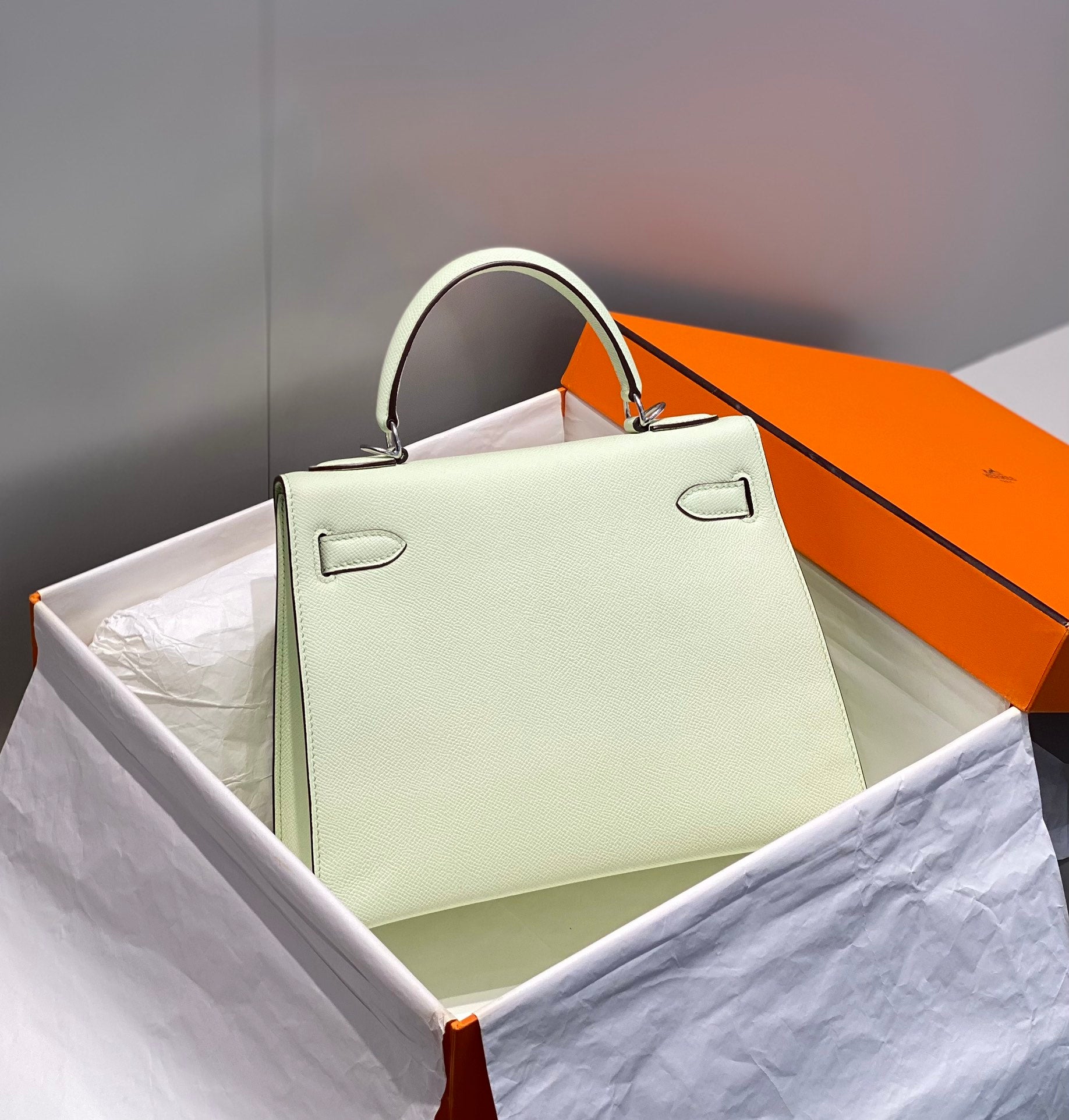KELLY 28CM IN VERT FIZZ SWIFT CALFSKIN SILVER HARDWARE