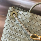 BOTTEGA VENETA SMALL ANDIAMO 29 IN ECRU BEIGE LAMBSKIN