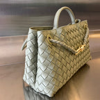 BOTTEGA VENETA SMALL ANDIAMO 29 IN ECRU BEIGE LAMBSKIN