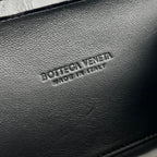 KNOT 19 IN BLACK CROCODILE PATTERN CALFSKIN