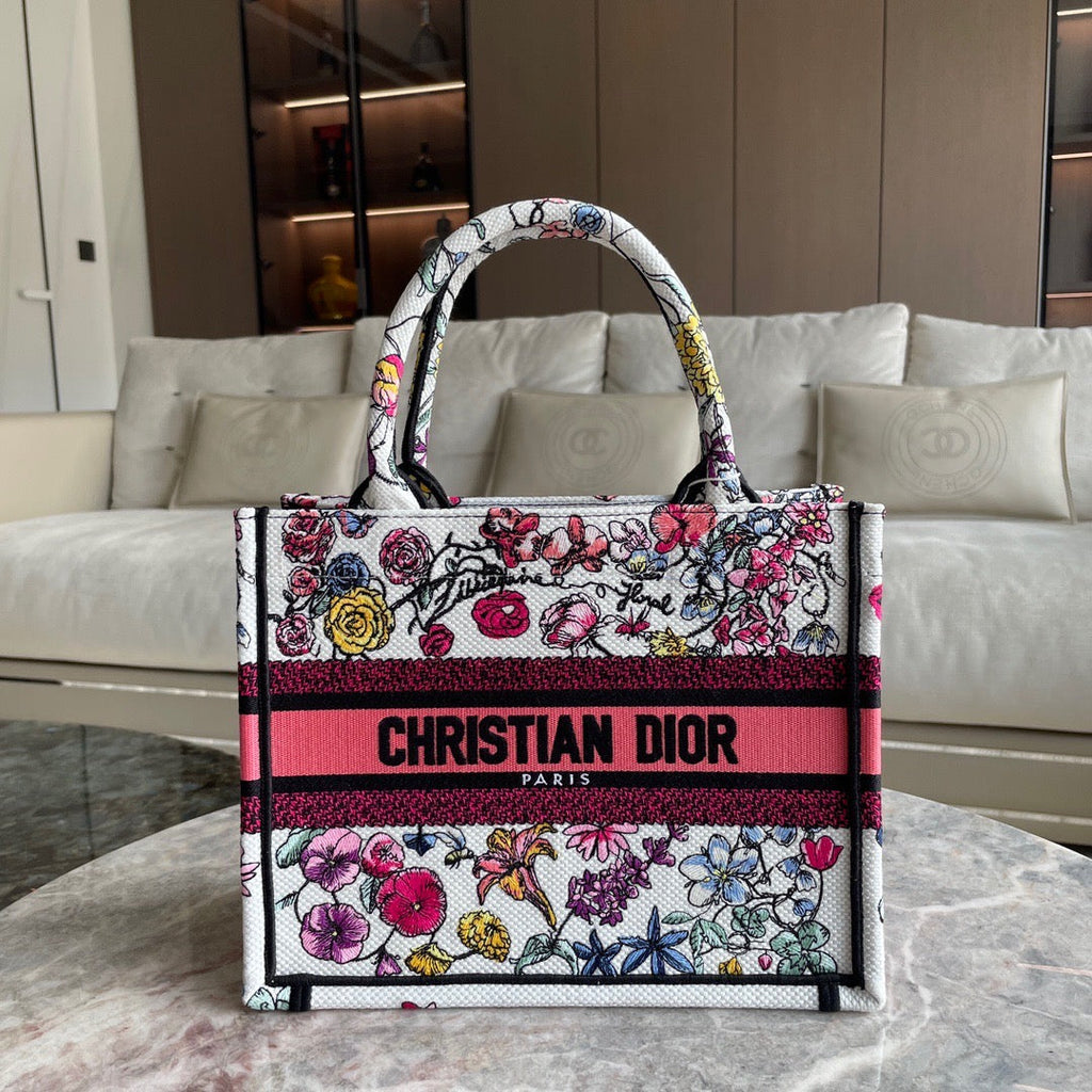 DIO Book Tote