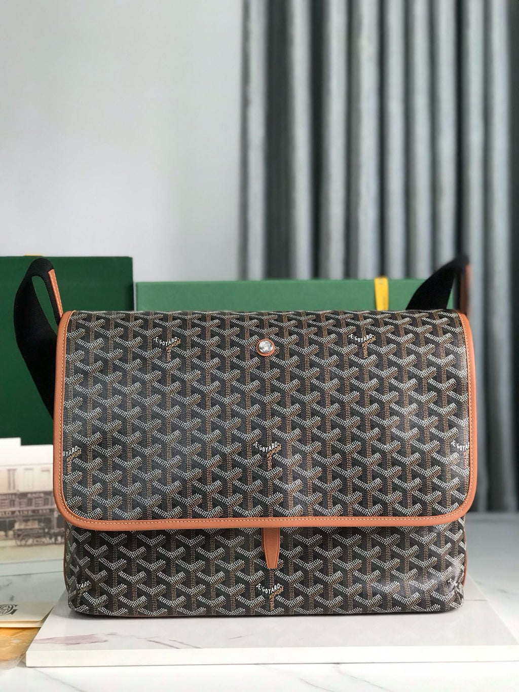 GOY Messenger Bag 35x26x7.5cm