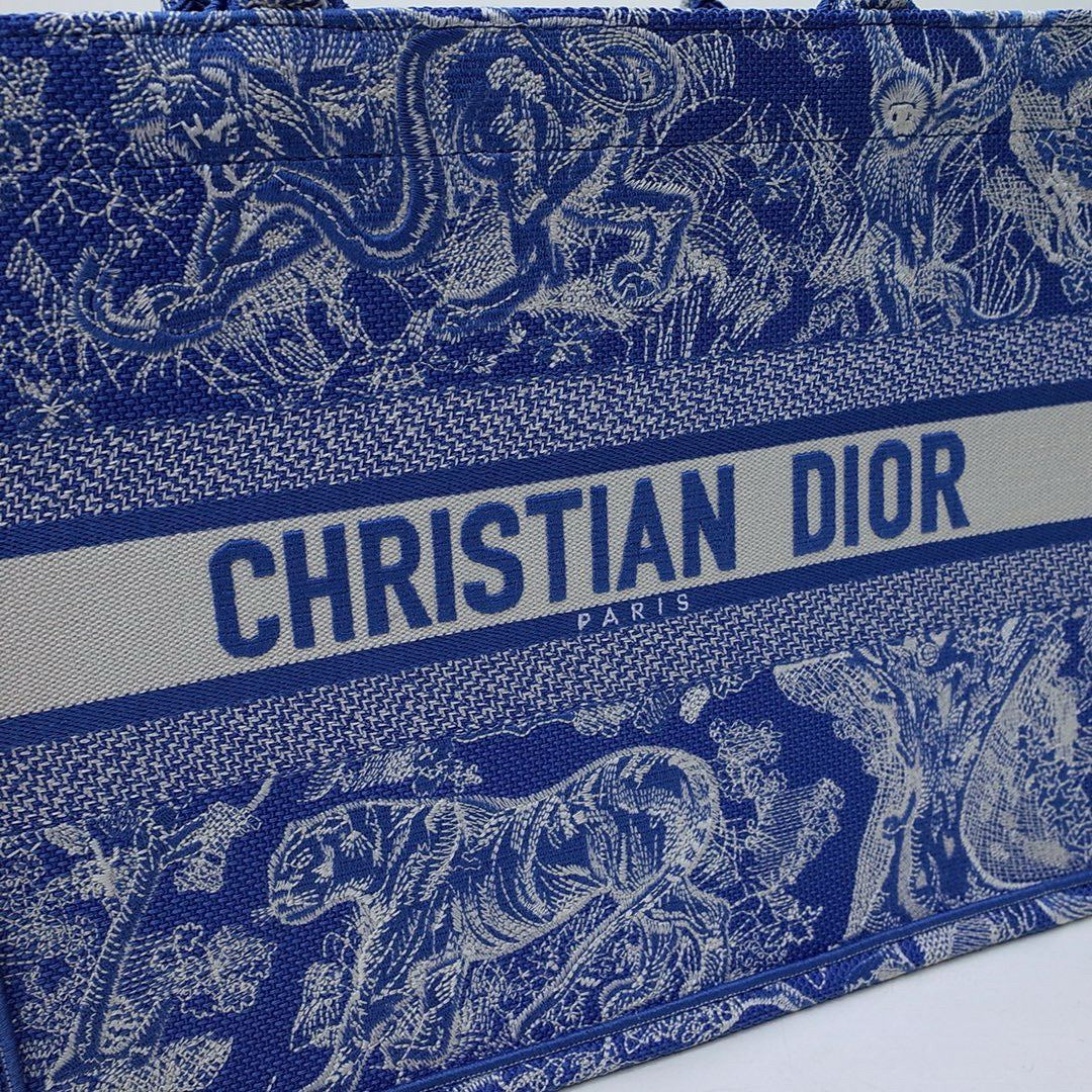BOOK TOTE 42 BLUE MACROCANNAGE EMBROIDERY