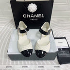 CC FLAT SANDAL IN WHITE MIX BLACK CALFSKIN