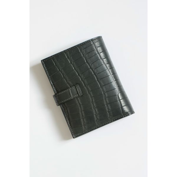 HERM Bearn Compact Wallet in Graphite Matte Alligator Leather
