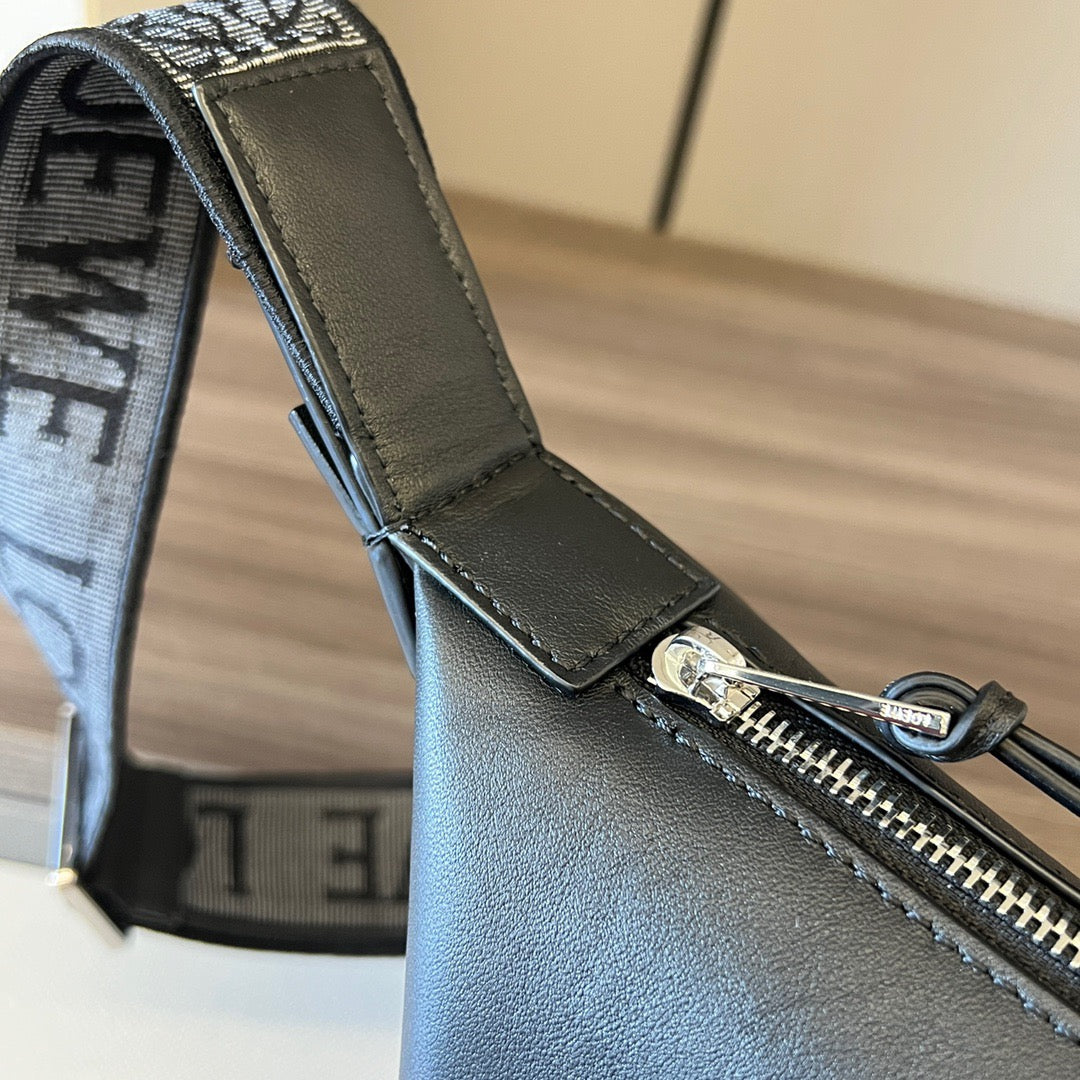 LO Messenger Bag