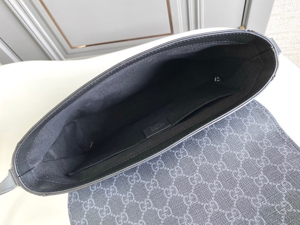 GUC Messenger Bag