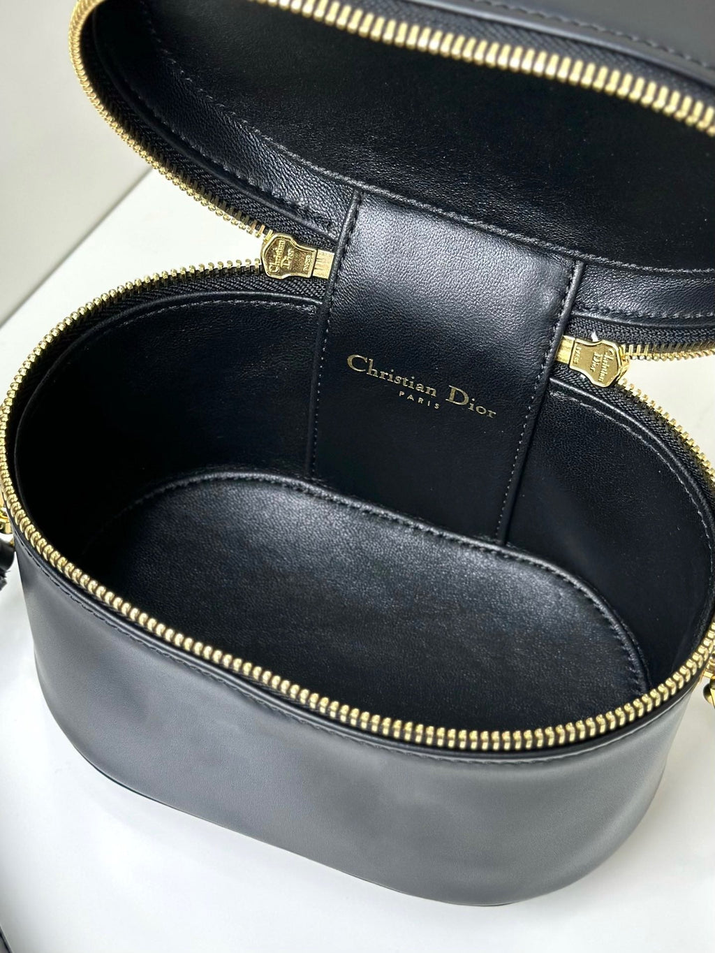 DIO Classic Vanity