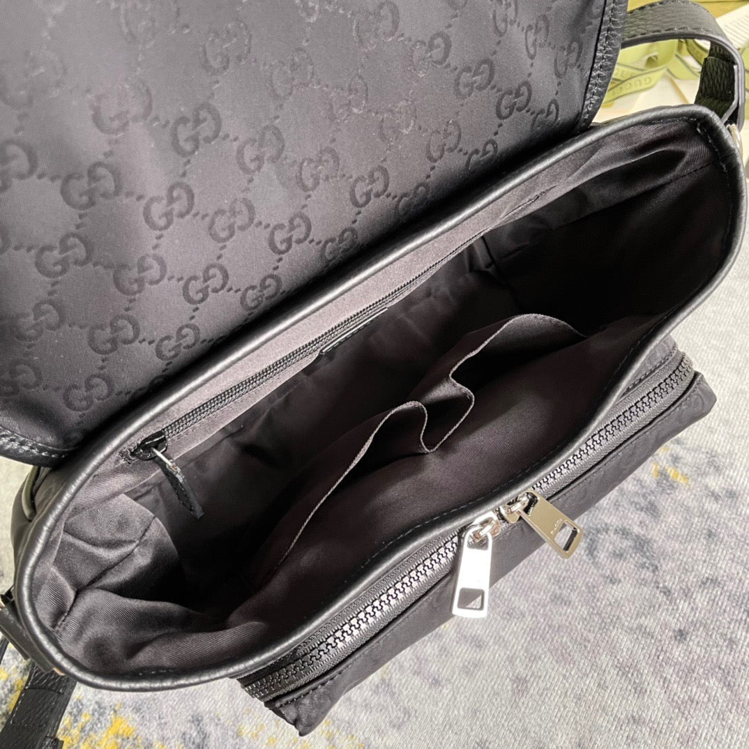 GUC Messenger Bag