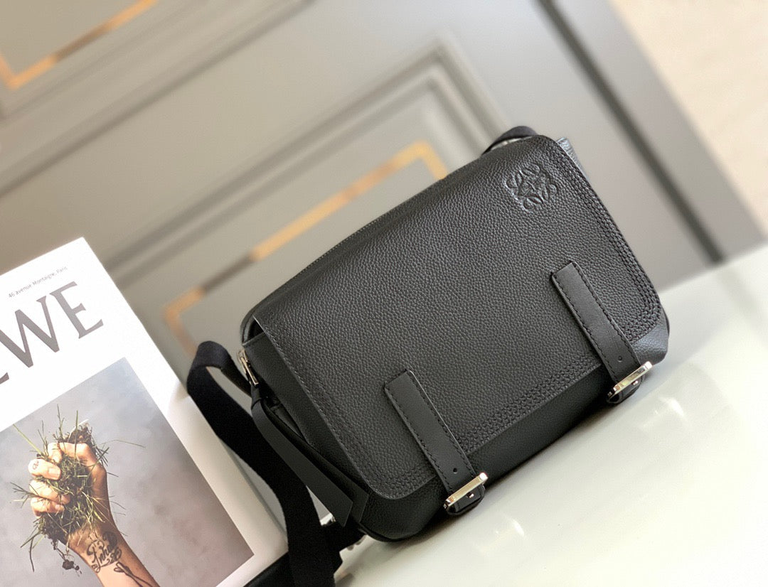 LO Messenger Bag