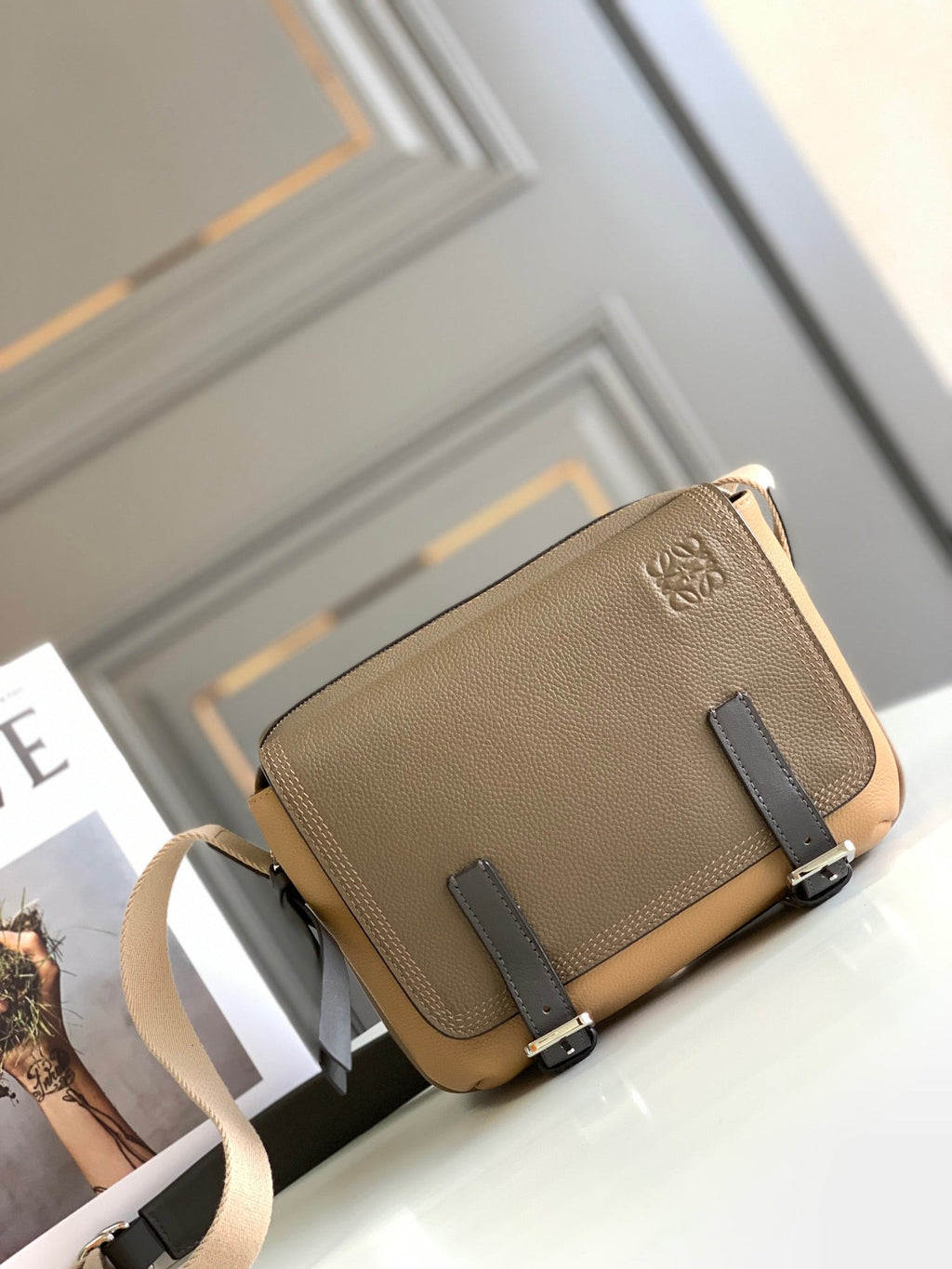 LO Messenger Bag