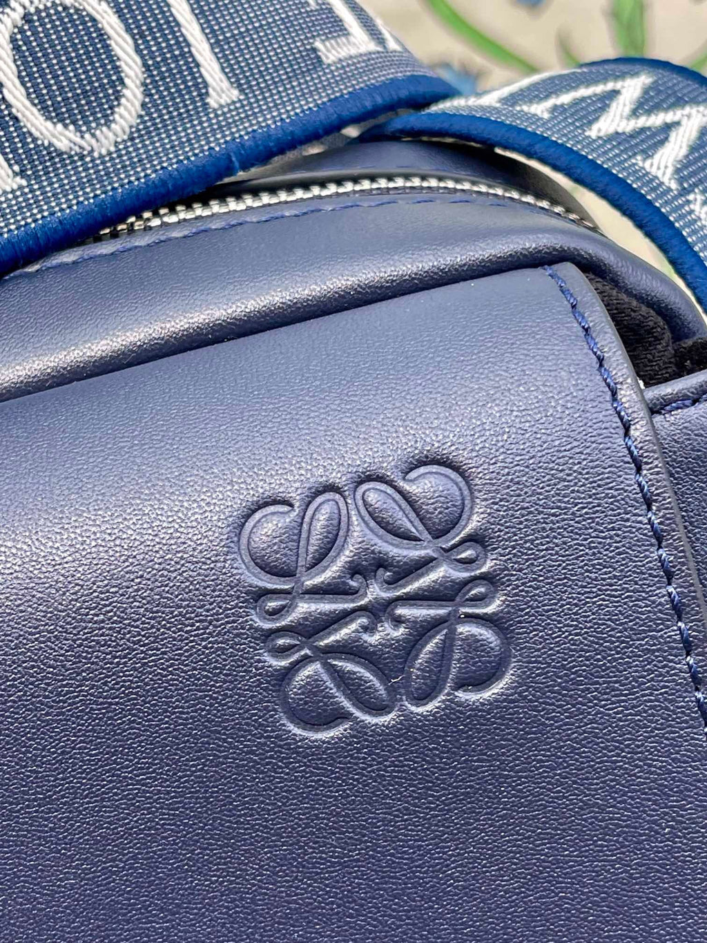 LO Messenger Bag