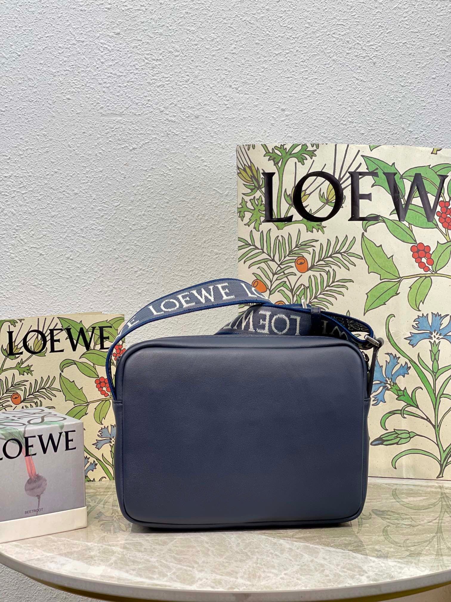 LO Messenger Bag