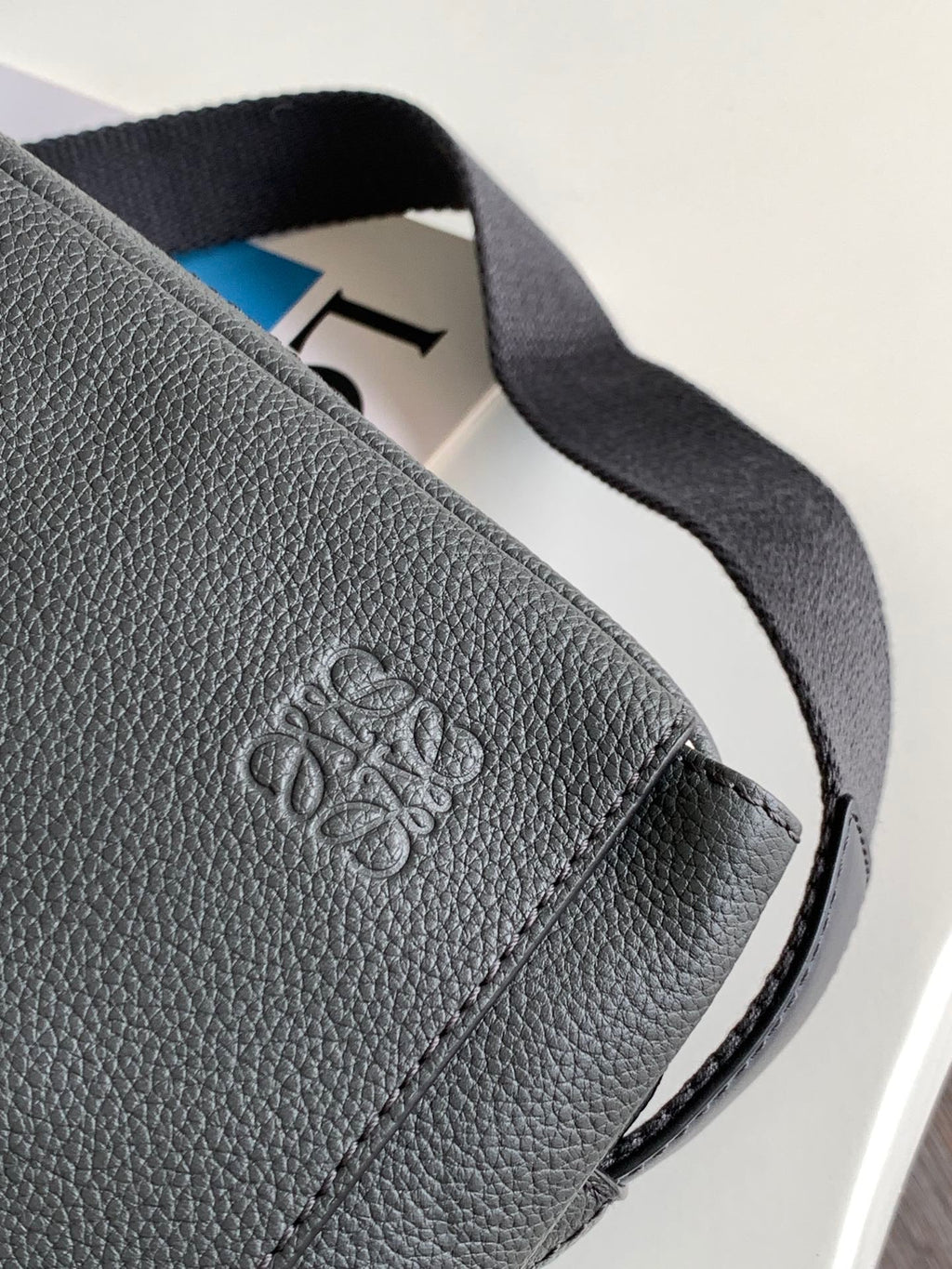 LO Messenger Bag