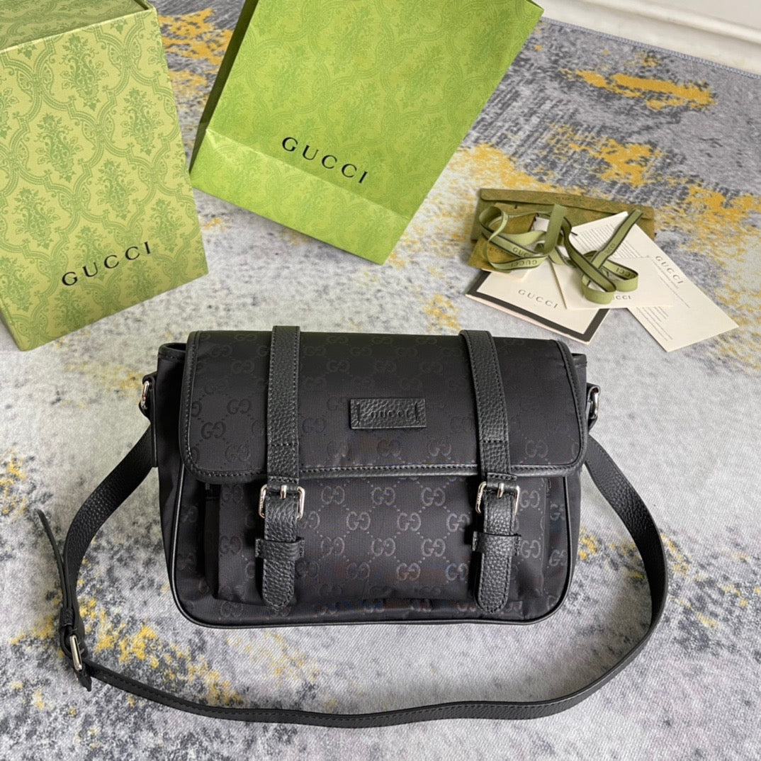 GUC Messenger Bag