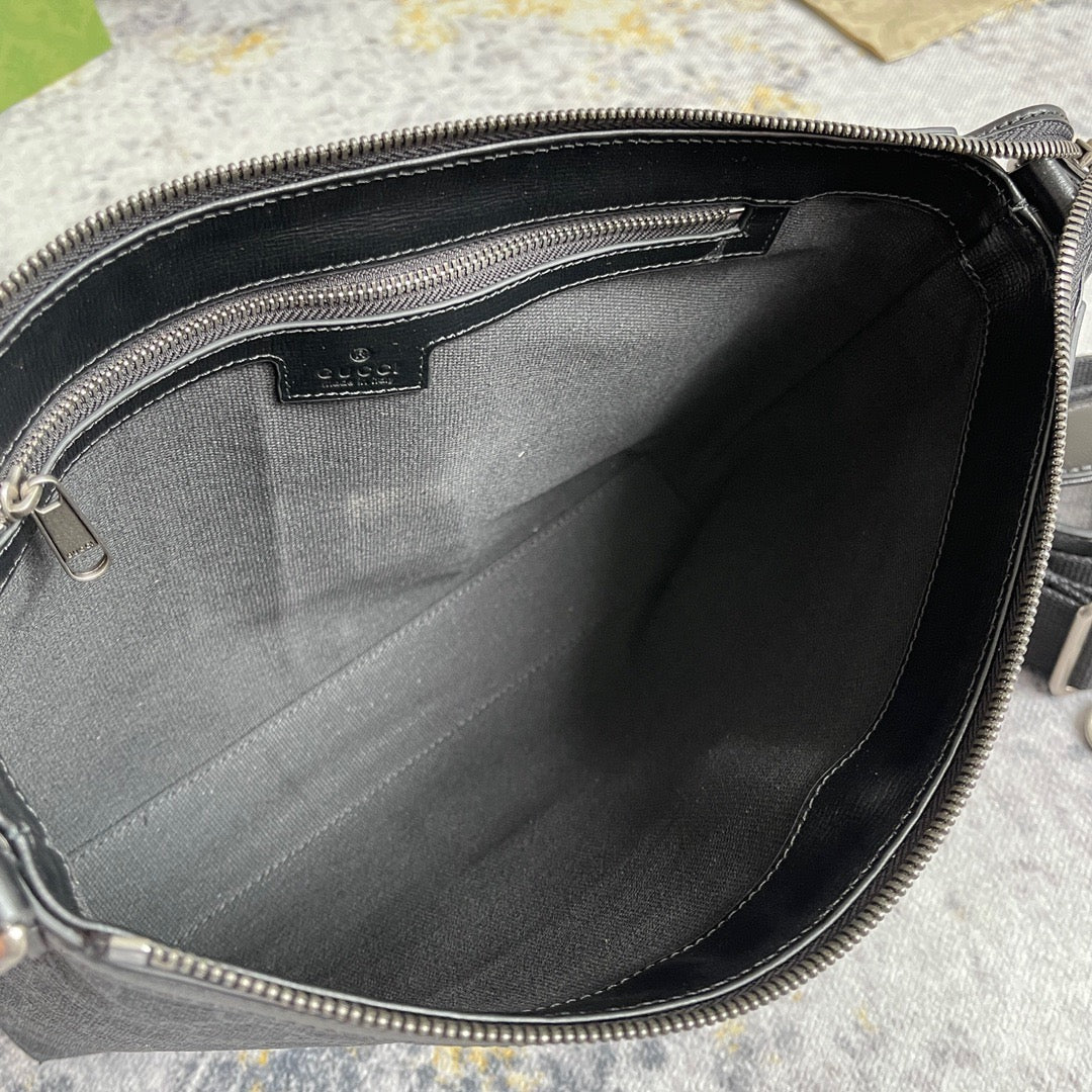 GUC Clutch Bag