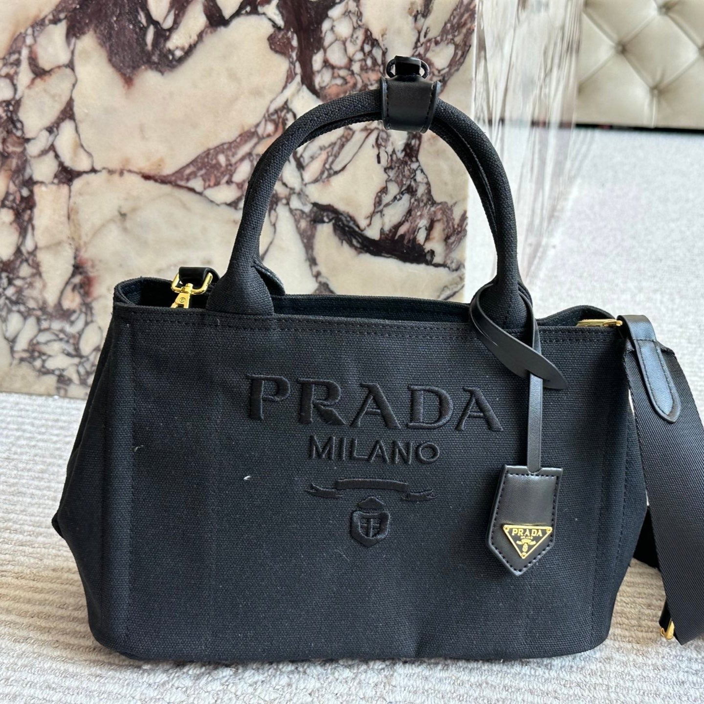 EMBROIDED LOGO LARGE HANDBAG 30 IN BLACK LINEN BLEND