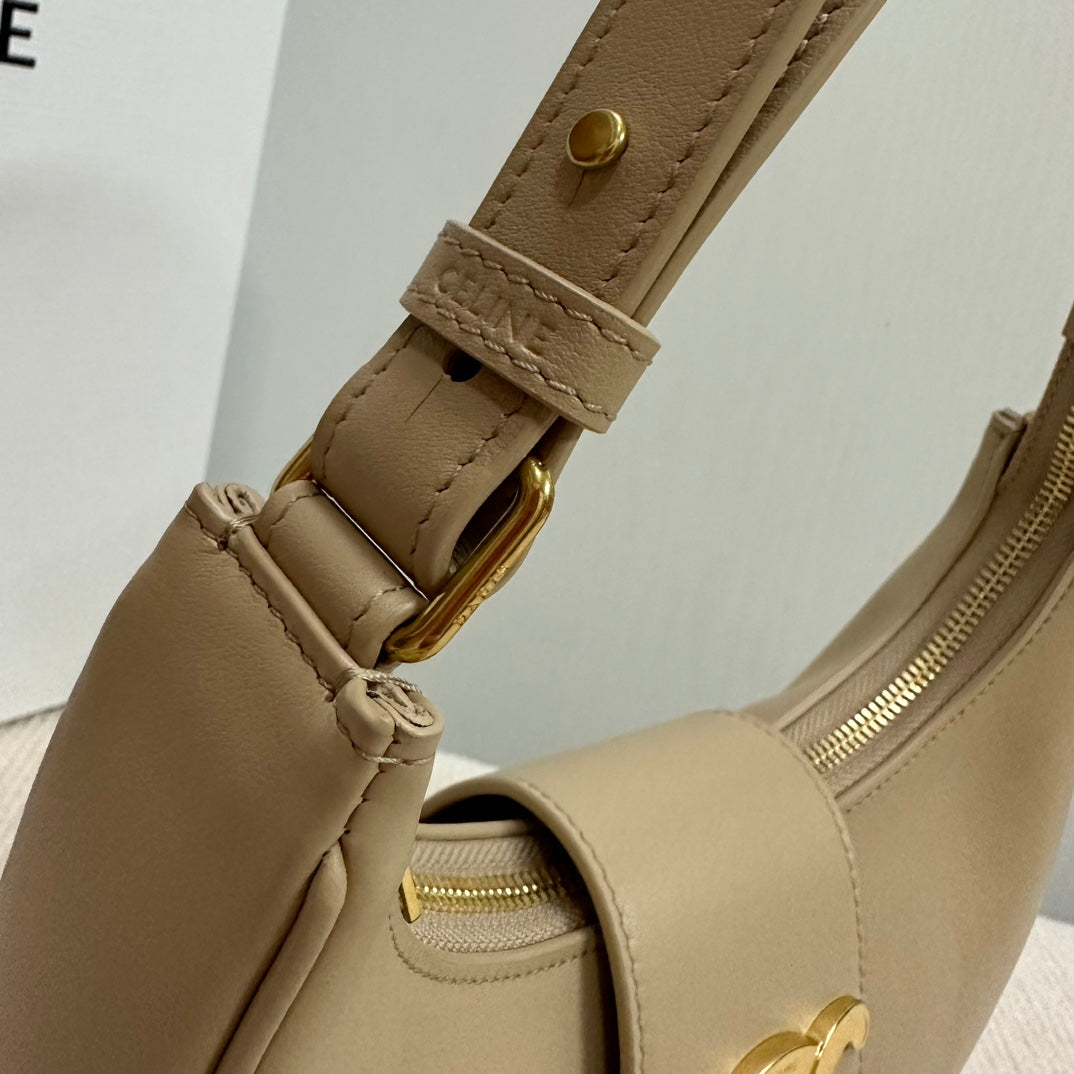 MEDIUM AVA BAG 23 IN DOMINO SMOOTH CALFSKIN GOLD LOGO