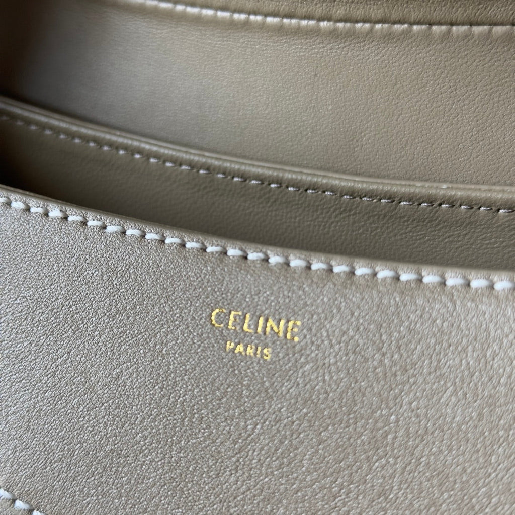 POLLY 33 IN SANDAL BROWN CALFSKIN GOLD LOGO