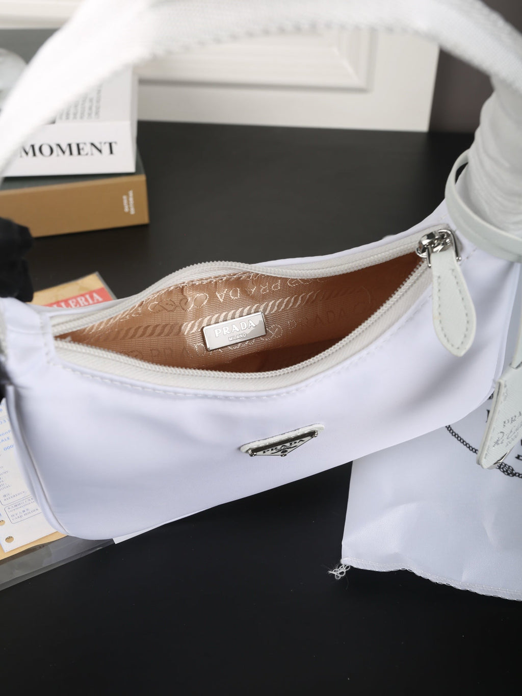 HOBO RE-EDITION BAG 22 IN WHITE RE-NYLON