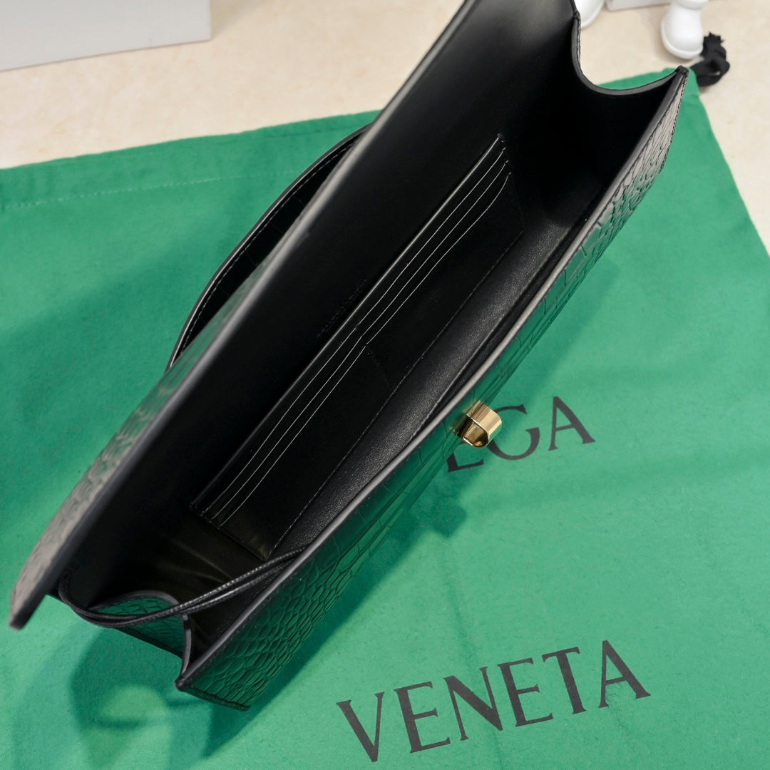 BV Long Clutch Andiamo 31 Black Crocodile Calfskin Ghw