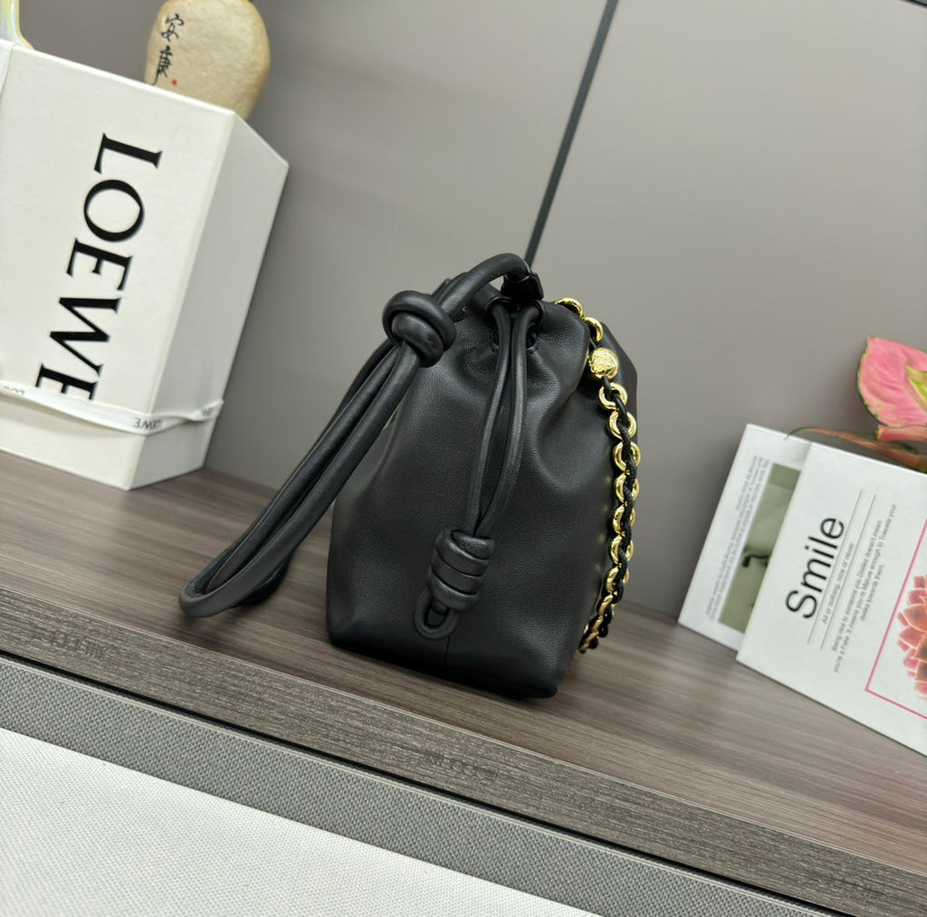 LOE MEDIUM 30 FLAMENCO PURSE BUCKET IN BLACK LAMBSKIN