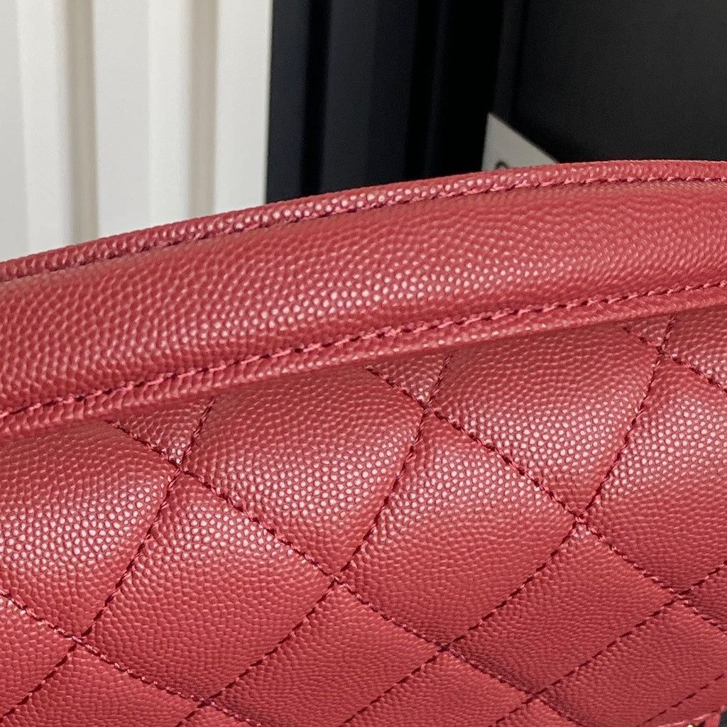 RETRO STYLE FLAP BAG 22 IN STILETTO RED GRAINED CALFSKIN GOLD HARDWARE