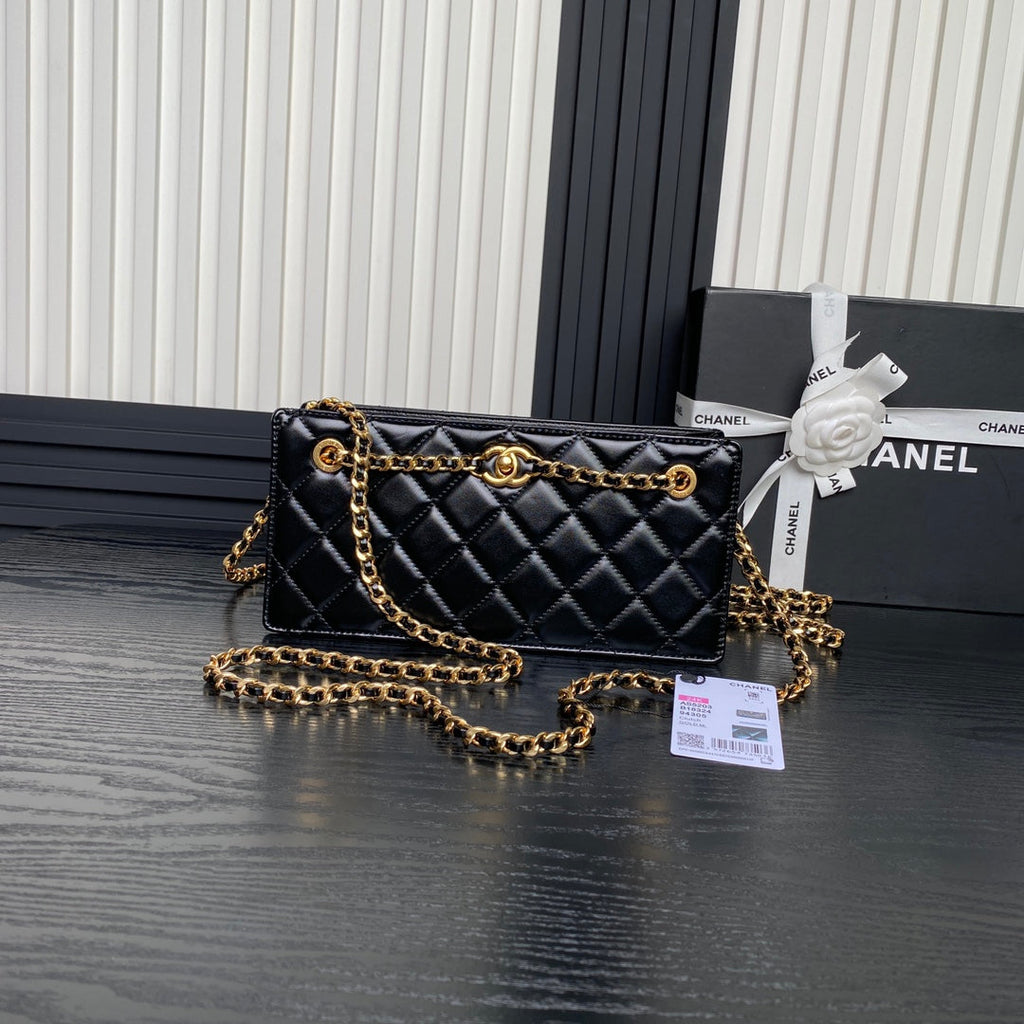 HANDBAG 27 IN BLACK DIAMOND PATTERN QUILTED SHINY LAMBSKIN GOLD HARDWARE
