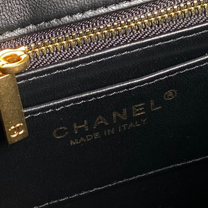 QUILTED HANDBAG 21 IN BLACK DIAMOND PATTERN LAMBSKIN GOLD HARDWARE