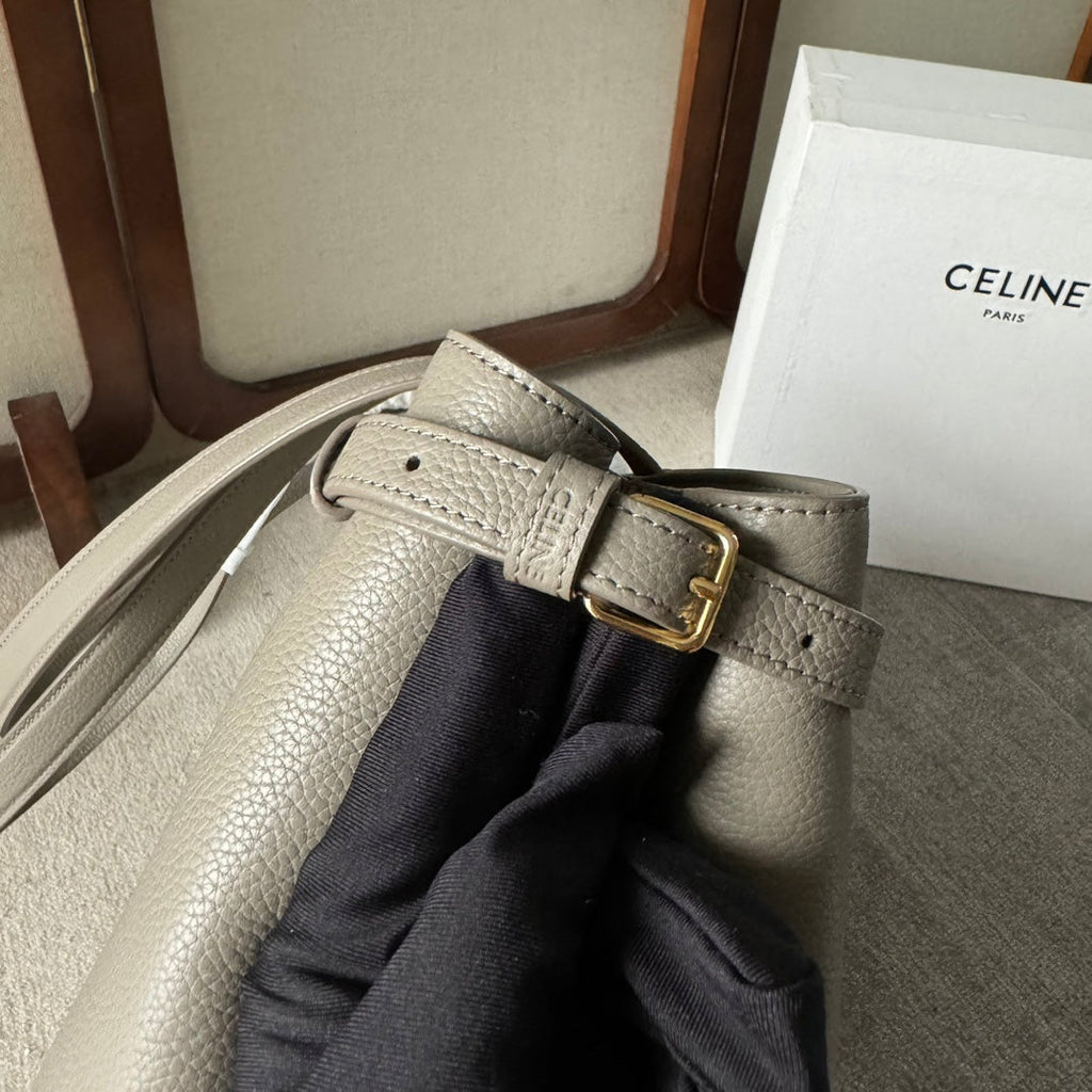 MEDIUM CABAS ANAÏS CUIR TRIOMPHE 54 IN NOMAD GRAINED CALFSKIN