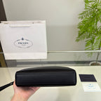 PRINTED LOGO CLUTCH 24 IN BLACK RE-NYLON
