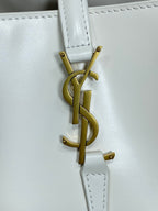 LE 37 MEDIUM BUCKET BAG 25 IN WHITE CALFSKIN GOLD HARDWARE