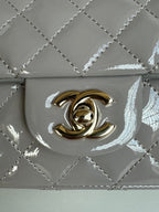 CHANEL MINI FLAP BAG 20 IN LIGHT GRAY GLOSSY CALFSKIN GOLD HARDWARE