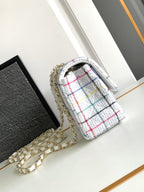 CHANEL MEDIUM 20 FLAP BAG IN WHITE WOOL TWEED