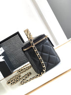 CC 17 CLUTCH WITH STRAP IN BLACK CALFSKIN