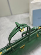 PRADA 25S BONNIE LARGE HANDBAG 38 IN GREEN GLOSSY CALFSKIN GOLD HARDWARE
