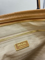 PRADA 25S LUX SOFT BAG 42 IN CARAMEL GLOSSY CALFSKIN GOLD HARDWRE